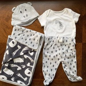 Baby boy 3M outfit and blanket set, 100% cotton
